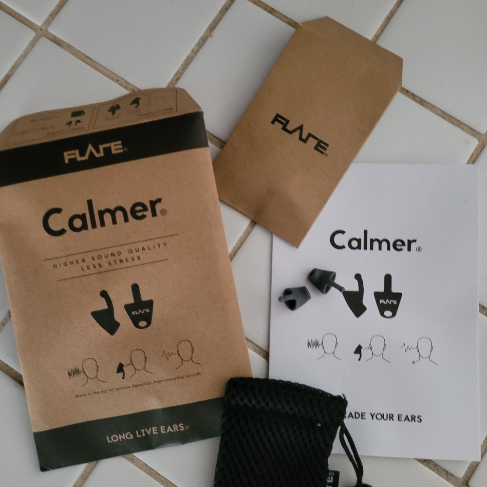 One pair o Flare Calmer earplugs